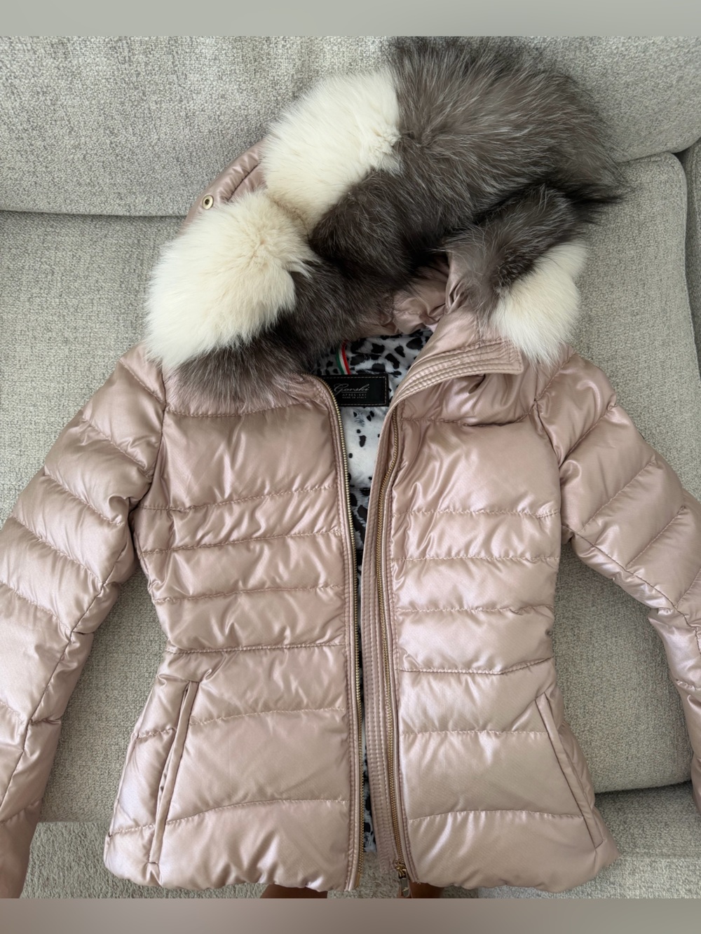 GORSKI APRES-SKI JACKET WITH DETACHABLE FOX HOOD TRIM